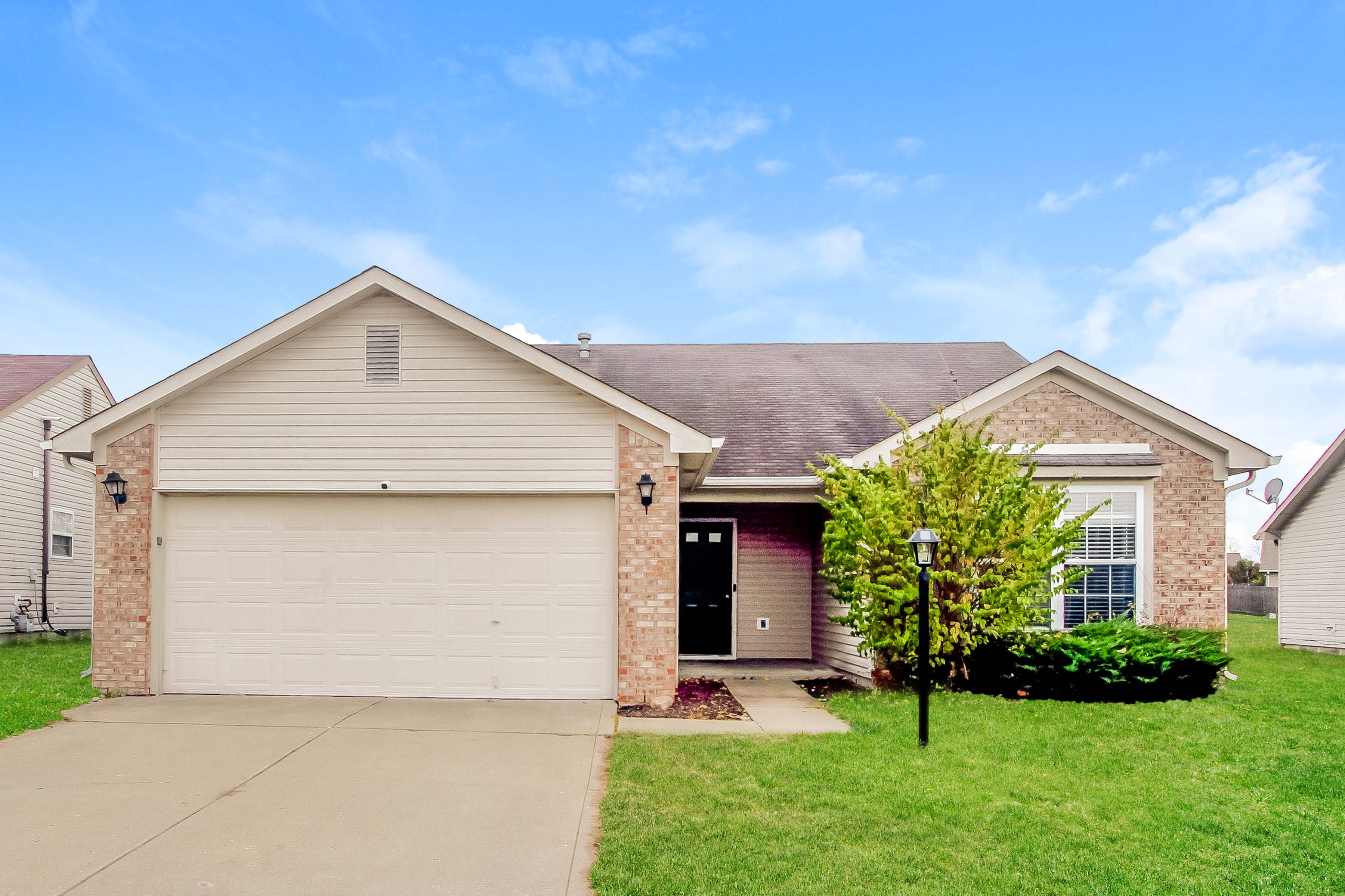 5530 Wood Hollow Dr Indianapolis, IN 46239